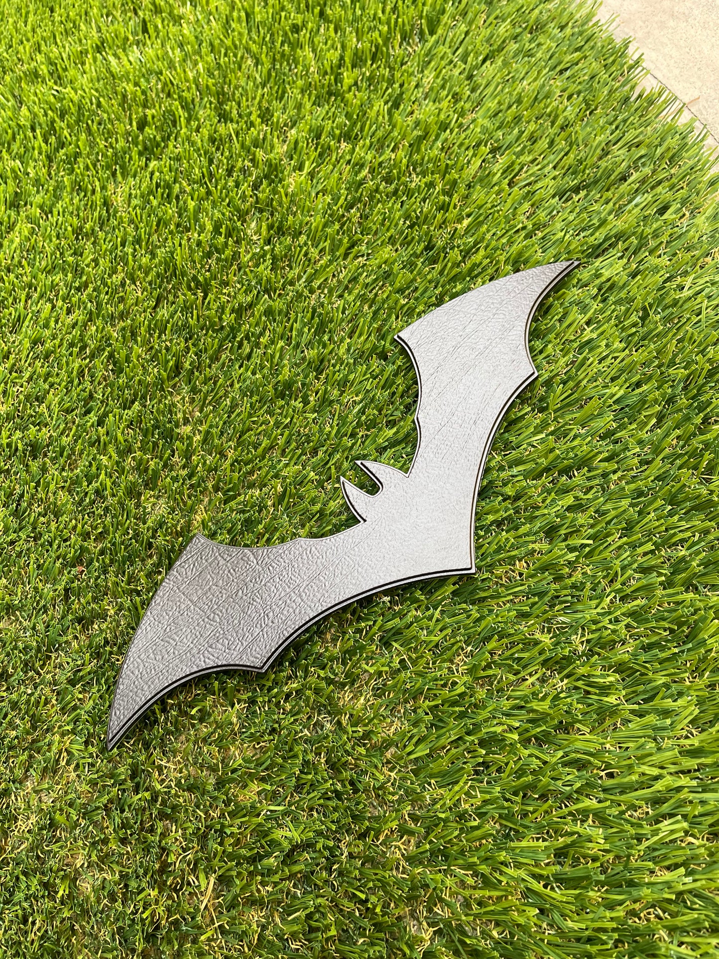 Bat chest emblem - Pattinson variant